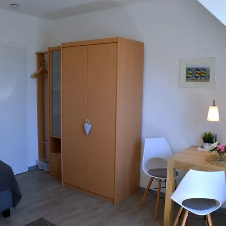 Flurstrasse - Og Links